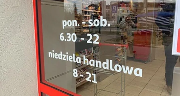 Które sklepy będą otwarte w niedzielę? Sprawdź najnowsze informacje!