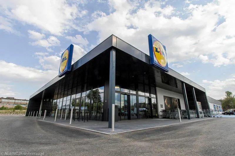 Godziny otwarcia 11 listopada